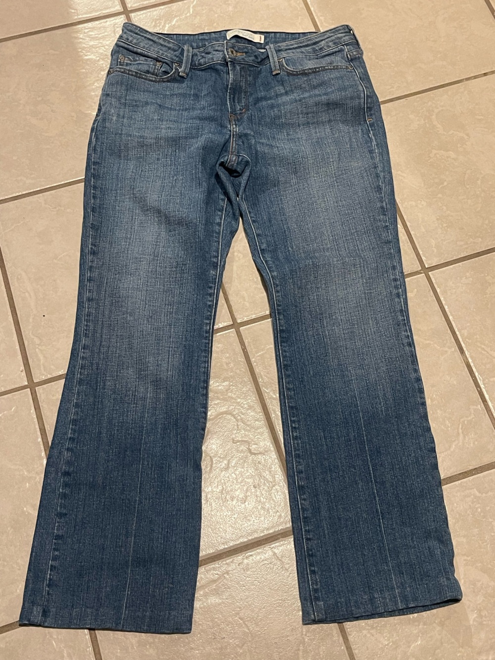 Levi’s 545 Classic Denim Women's Low Bootcut Mid-Blue Straight-Leg Jeans Size 10